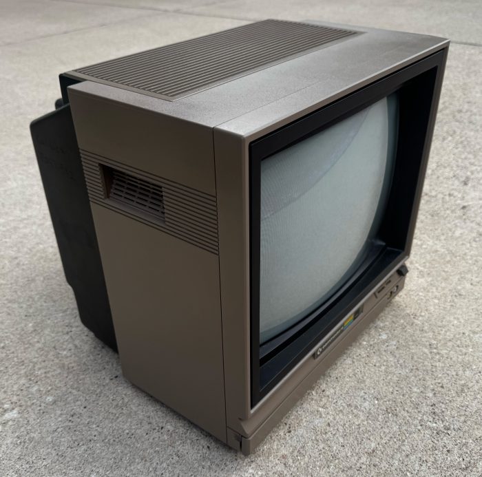 Commodore 1702 · Austin CRTs