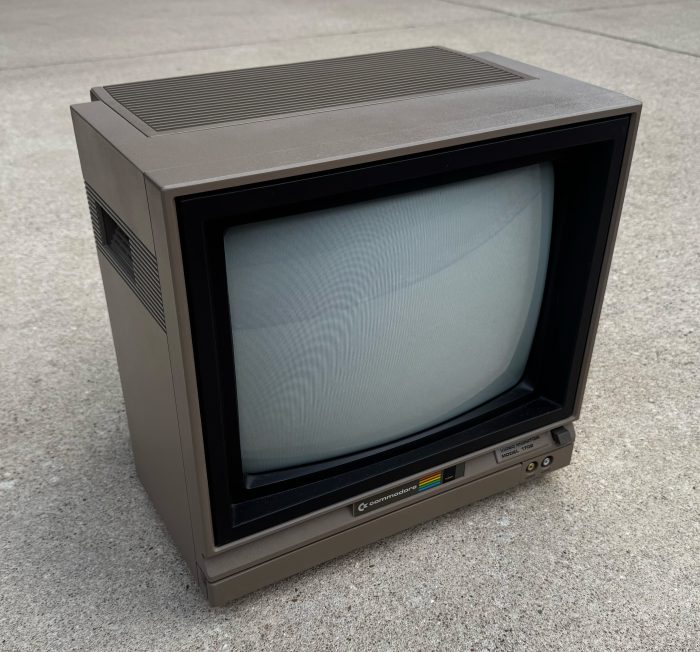Commodore 1702